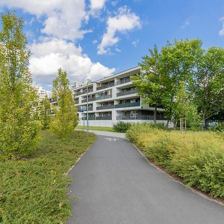 Metro Targowek Spacious Apartment With Parking By Noclegi Renters Warsaw Exterior photo