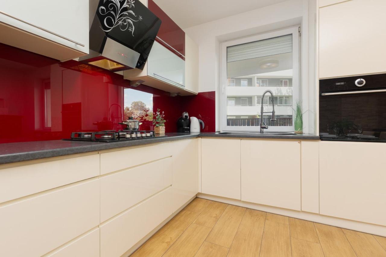 Metro Targowek Spacious Apartment With Parking By Noclegi Renters Warsaw Exterior photo