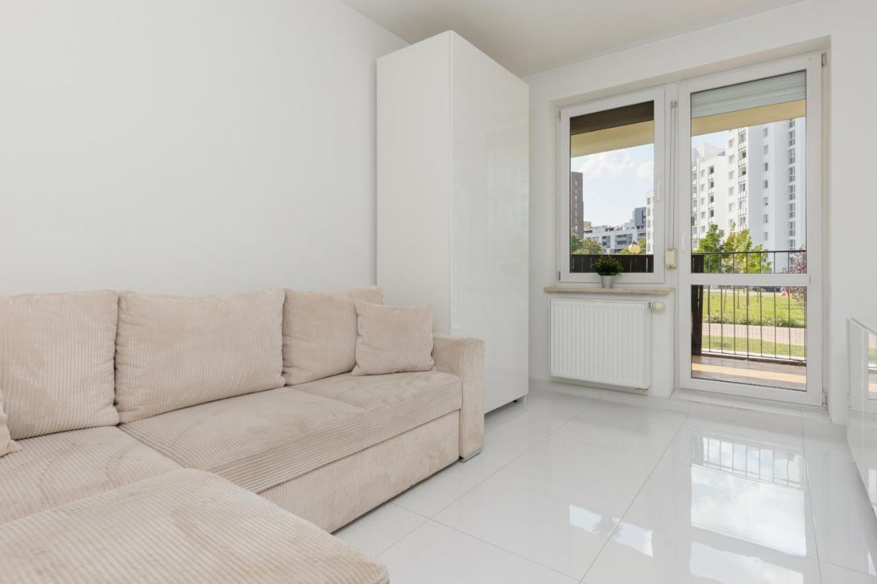 Metro Targowek Spacious Apartment With Parking By Noclegi Renters Warsaw Exterior photo